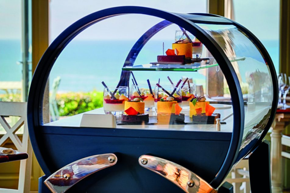 Chariot à desserts Sweet Kit à l’Hôtel Le Grand Large Belle-île-en-mer © Patrick Sarran