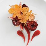 Figues de solliès pochées au vin rouge, sablé aux amandes – Florent Margaillan