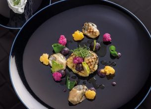 Chou-fleur confit au barbecue, déclinaison d’huître – Christopher Coutanceau