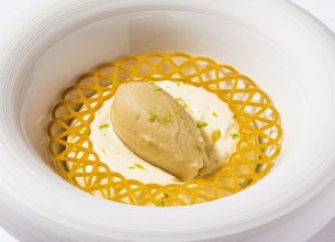 Après dessert : écume vanillée, sorbet au thé oolong – Matthieu Carlin
