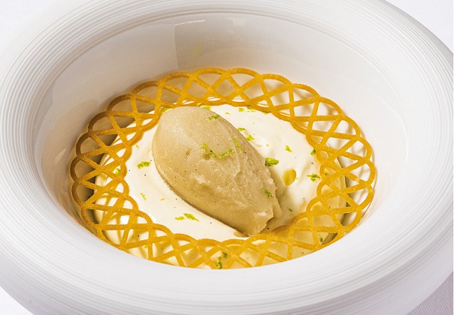 Après dessert : écume vanillée, sorbet au thé oolong – Matthieu Carlin