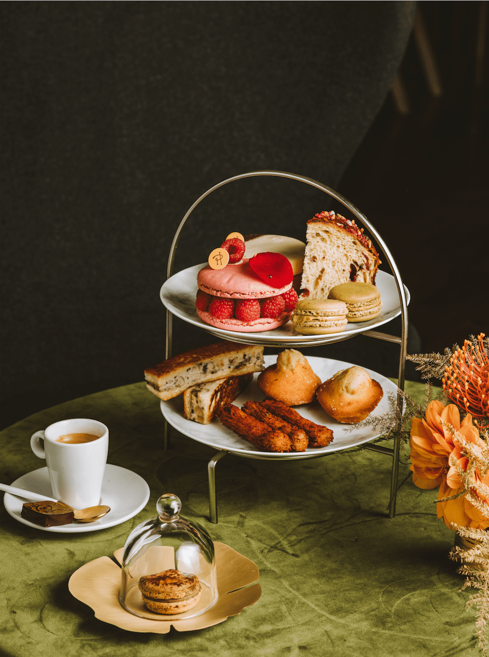 Un tea-time de Noël signé Éric Frechon et Pierre Hermé au Drugstore