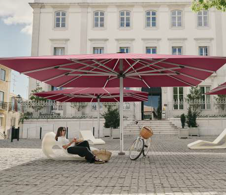 Découvrez les parasols Glatz France sur EquipHotel !