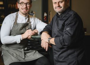 Mathieu Pérou signe la carte du Manoir de Claudine