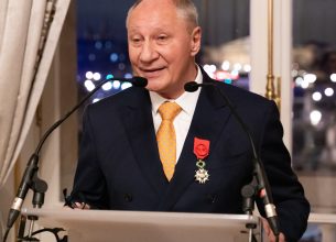 Éric Frechon a reçu ses insignes d’officier de la Légion d’honneur