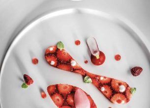 Fraise, baie rose, radis et nepita