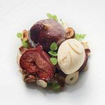 Figue de Solliès rôtie, glace au Banon, croustillant aux noisettes fraîches (Le Royal*)