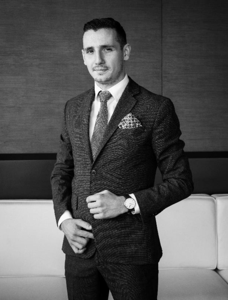Giovanni Pitton, nouveau directeur de salle au Louis XV – Alain Ducasse