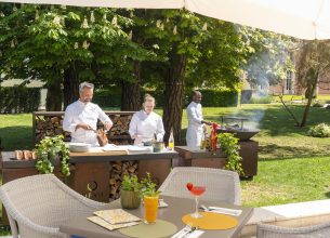 À Versailles, la terrasse du Trianon Palace adopte l’esprit street food
