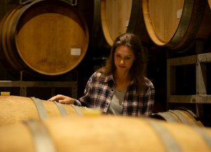 Une étude met en lumière les stéréotypes qui entravent les femmes dans le monde du vin