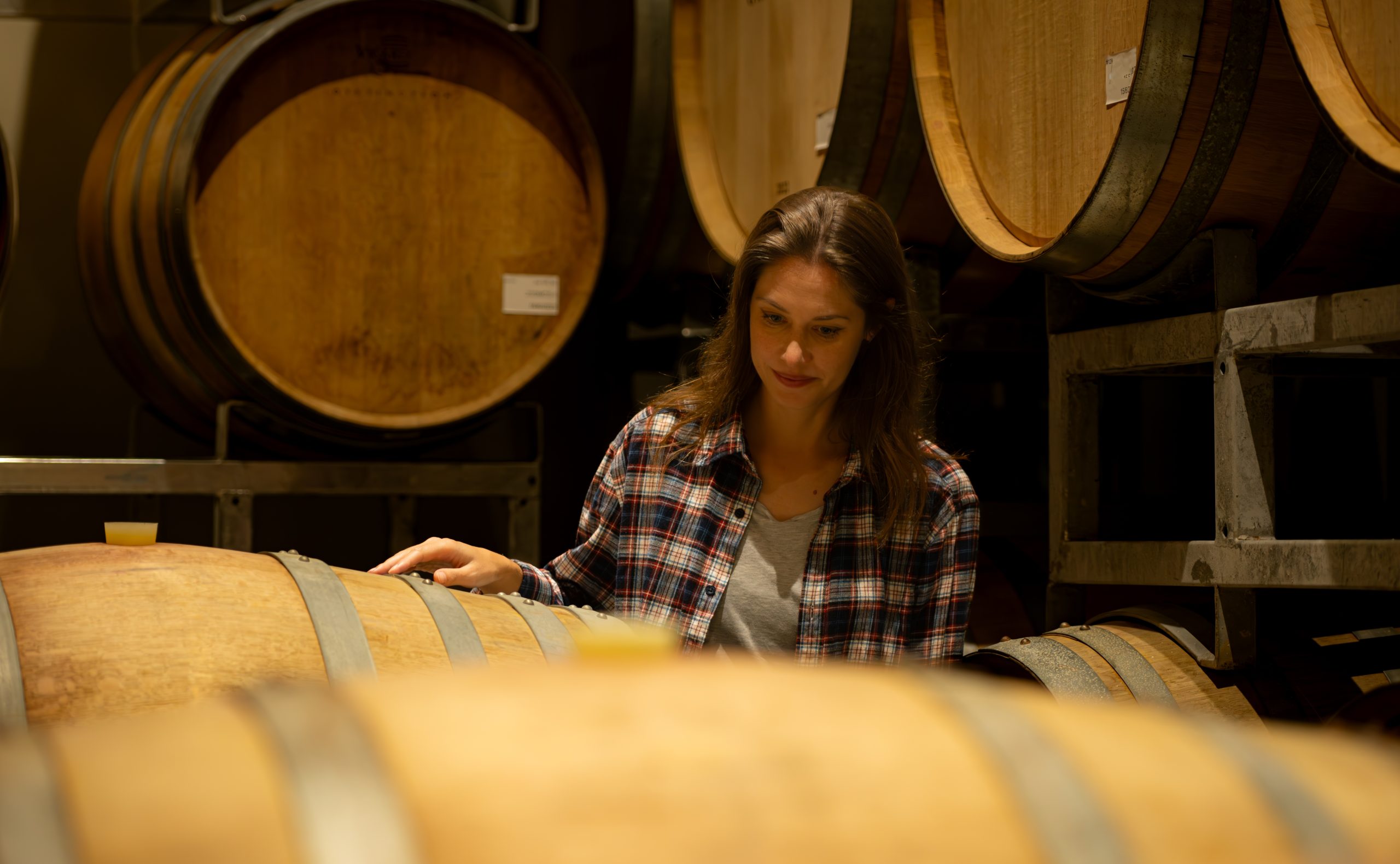 Une étude met en lumière les stéréotypes qui entravent les femmes dans le monde du vin