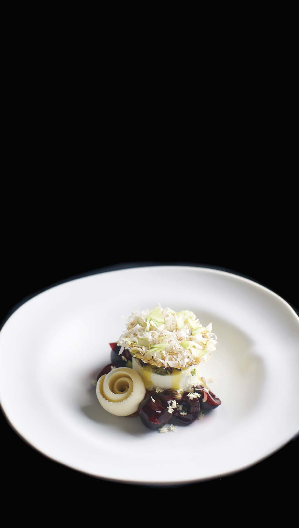 Cerises de Yannick Colombié, confiture de miel et Fontainebleau