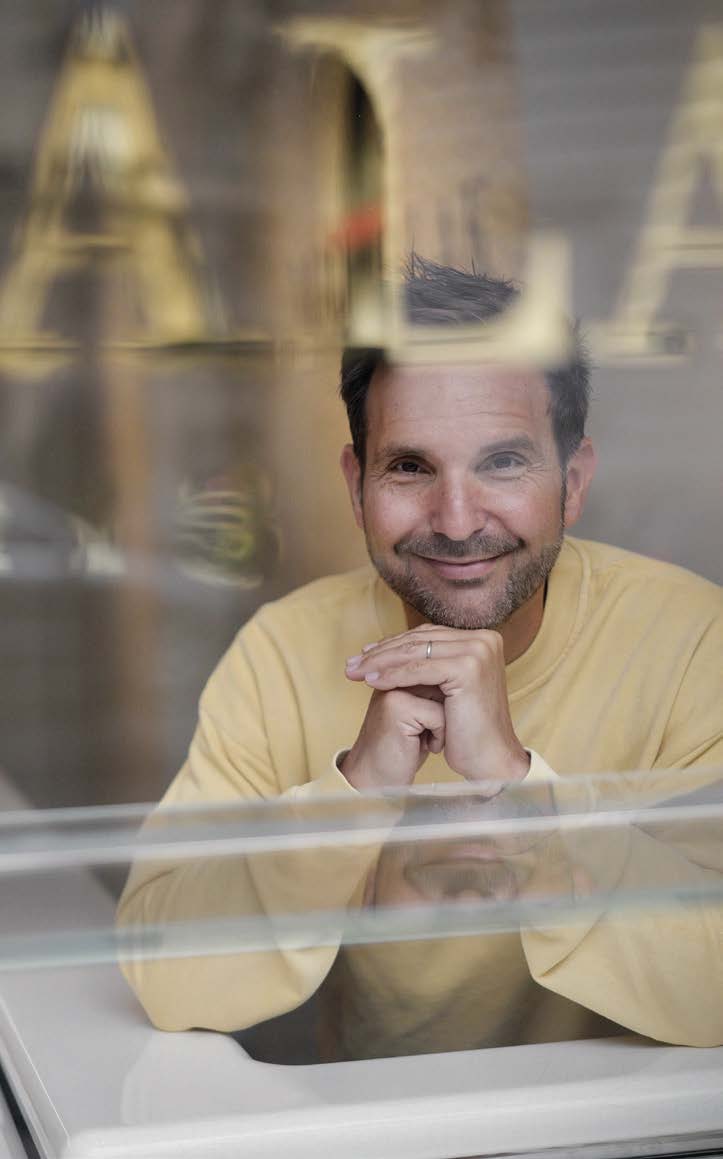 Christophe Michalak tourne la page et cède sa marque