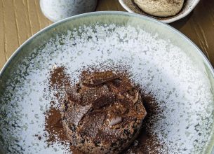 Soufflé au Chocolat à la vapeur en clin d’œil à l’iconique Soufflé au fromage du Chef Alléno