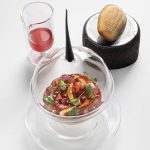 Blanc-manger au lait de chèvre, émincé de fraises acidulées et madeleine à l’huile d’olive