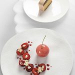 Cerises chaudes infusées à la cardamome, crémet d’Anjou et gâteau pain de Gêne