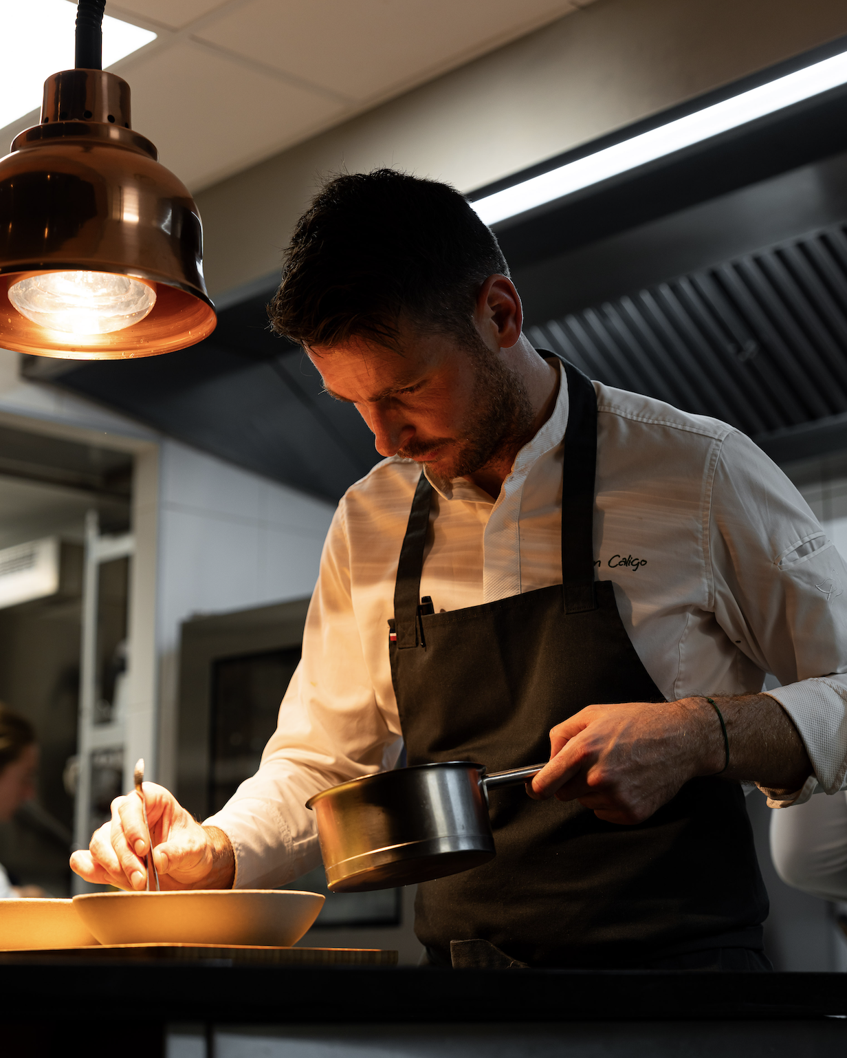 Monique* (Calvisson) : un univers culinaire affirmé et évolutif signé Julien Caligo