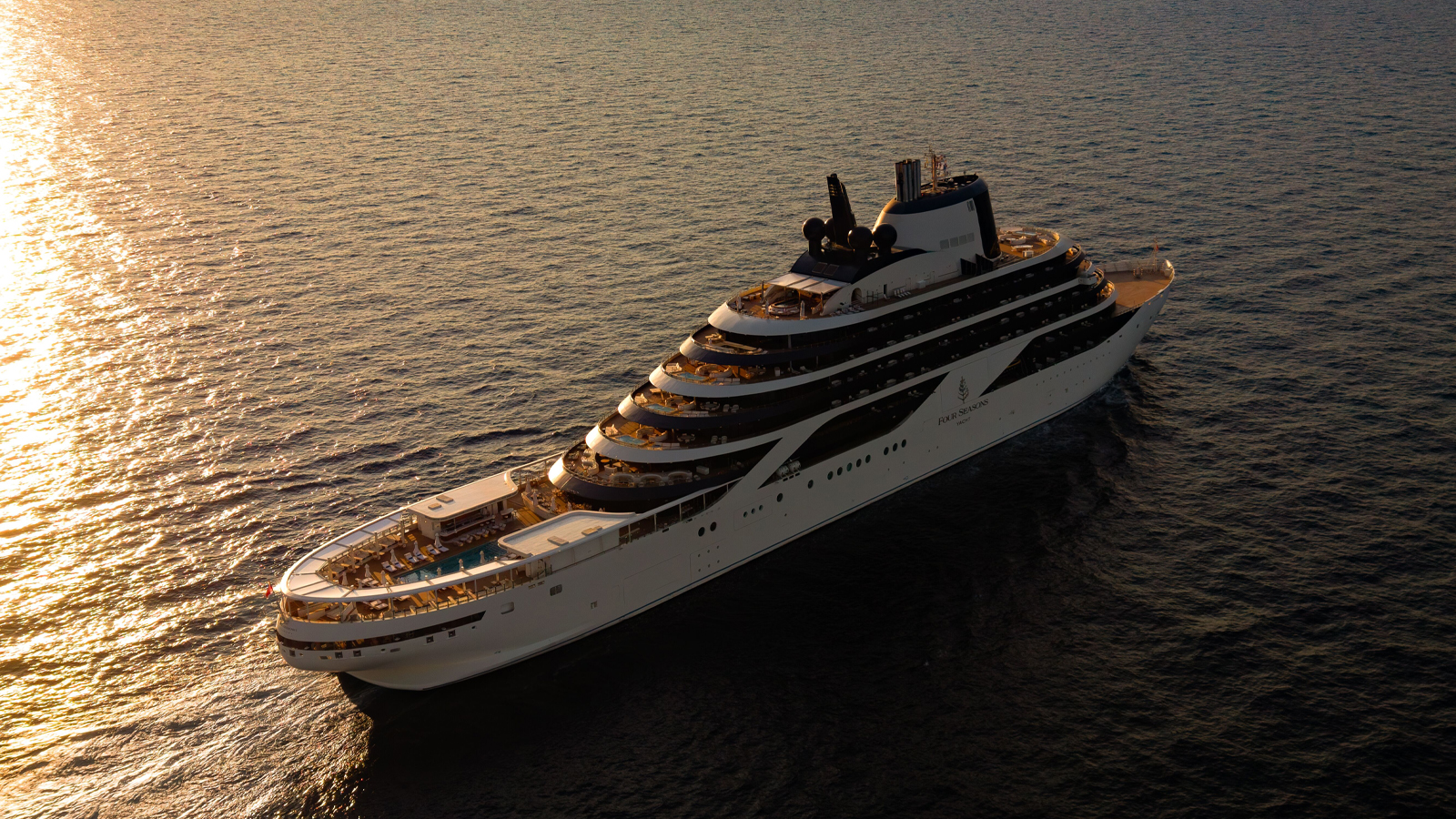 Cinq chefs en résidence sur le yacht de Four Seasons